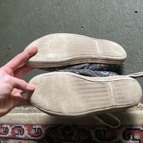 Blue floral zip and lace up - Picture 4 of 5